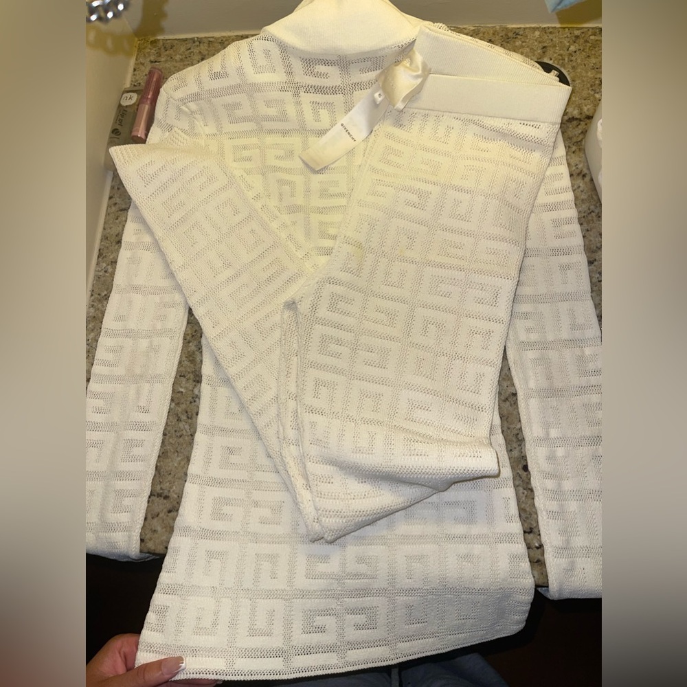 100% authentic Givenchy 4G set